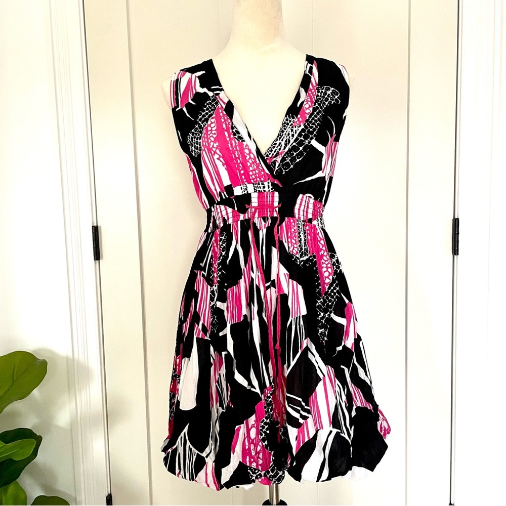 Chaundry- Sleeveless V Neck Bubble Skirt Barbie Dress-Women’s Medium
